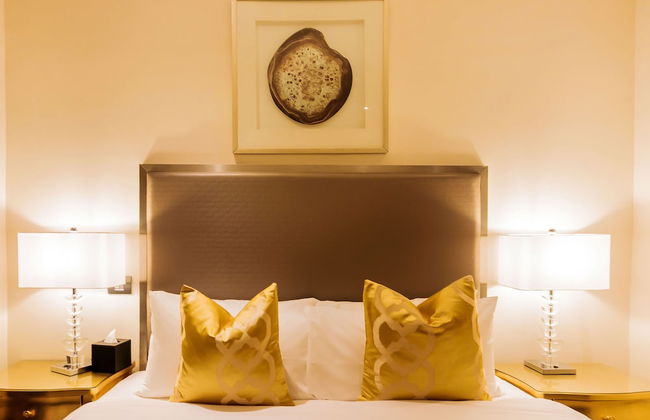 Oak Plaza Suites - Photo 6