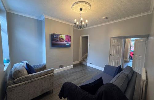 Central Near Hospital 2 Bedroom - Sleeps 4 - Self Check In - Fully Furnished - Foto 8