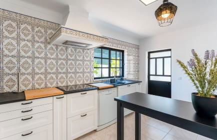 Stylish 3 BDR Retreat with Pool by LovelyStay - Foto 29