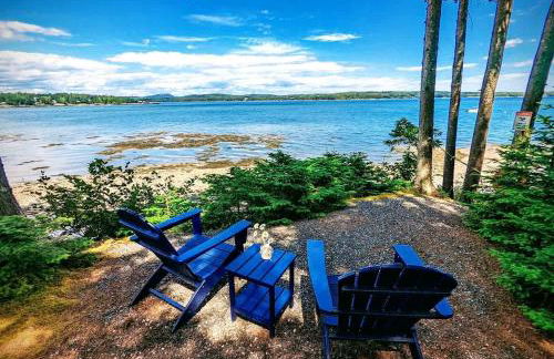 Romantic Waterfront Cottage with Private Beach & Fireplace Near Hancock, Maine - Photo 41