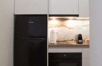 Rafina's PARADISE VIEW!!Walking access to the Port!!! Amazing Seaview!!!Steps from the Beach, 2 min walk!!WIFI 300Mbps! The Lux Seaside Retreat! - Foto 13