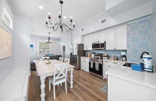 Cozy Home Near Downtown with a Pool and Fire Pit - Foto 10