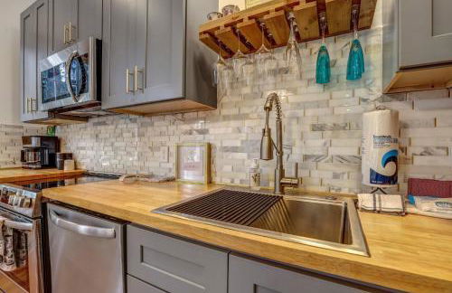 Gallery 1897 - Photo 11