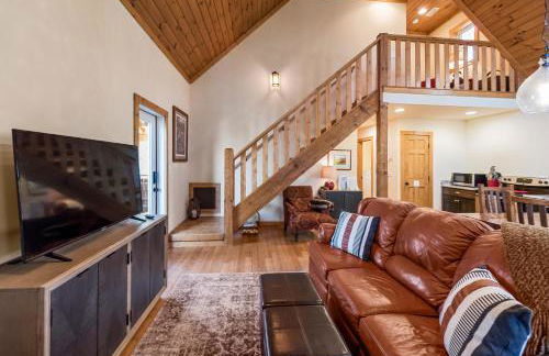 Stone's Throw Bungalow-- Hot Tub, Modern & Updated, Sleeps 2 - Foto 35