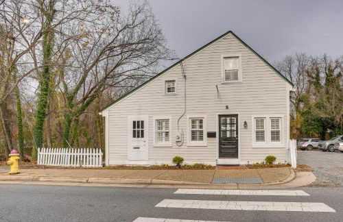 Walk to Beach Historical Fredericksburg Home - Foto 22
