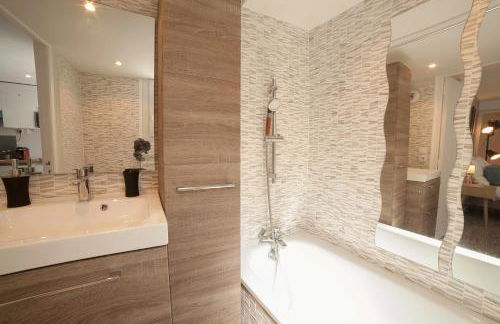 PRESTIGELOC - 3 Studios au Choix - 2 avec Sauna privé gratuit, 1 avec 3 Couchages, Centre-ville - Foto 27