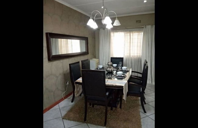 3 Bedrooms Exclusive House in Northmead - Foto 15