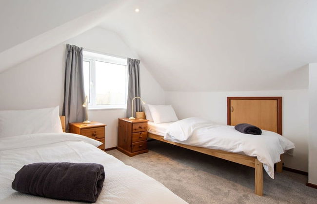 Stunning Beachfront Apt w Balcony Sea Views - Foto 69