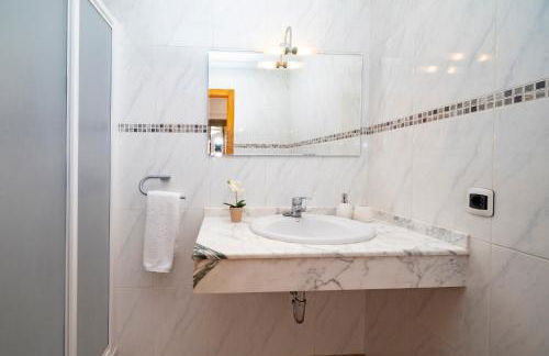 Villa close to Ibiza Town Sleeps 12 - Photo 37