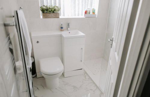 Badger Lane - 3 Bedroom House, parking and garden! - Foto 10