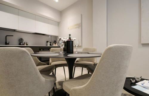 Spacious & Luxurious - Fully Renovated & Equipped 2BR Suite - Historical Centre - Photo 57