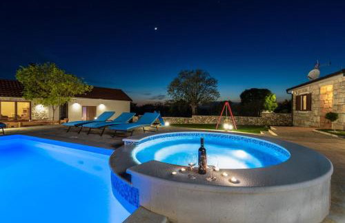 Promina luxury villa with 72sqm Heated Pool, Jacuzzi, Infrared Sauna, Tennis court, Media room - Foto 40