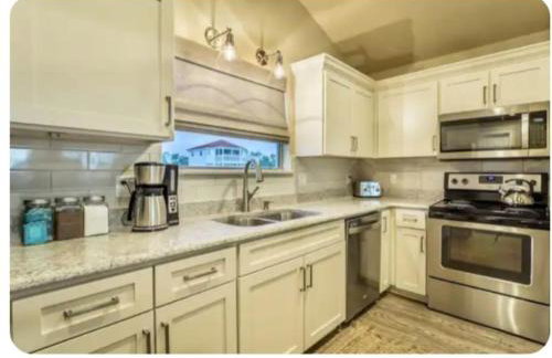 Nirvana Beach House with Sauna & Hottub - Foto 24