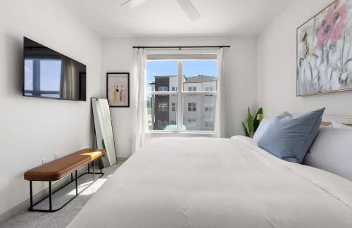 Bright Spacious 2BR 2BA Open Layout - Foto 12