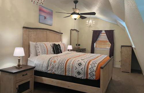 Entire 2br 2ba hilltop view home Sleeps 8 pets 4 acres Jacuzzi Central AC Kingbeds Office Free WiFi Parking Full Kitchen Refrigerator Washer Dryer Furnished Three 3 Large Sunset Dining Patios Grill Stovetop Oven Hiking Wildlife Firepit Quiet very Secluded - Foto 36
