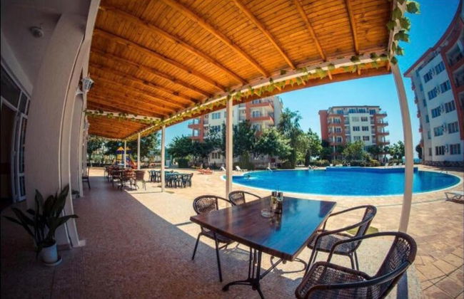 Seaside Studio Apartment in Ravda - Photo 13