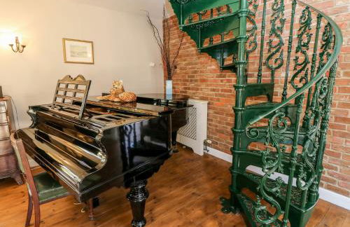 The Coach House - Photo 8