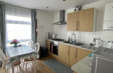 Brambles Chine 209 Self Catering Holiday Home Colwell Bay Isle of Wight - Ferry Offers - Photo 6