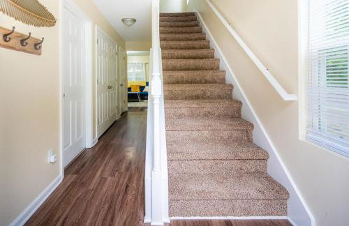 Serine Space - Townhome - King Bed - Duke - Long Term Stays - Foto 13