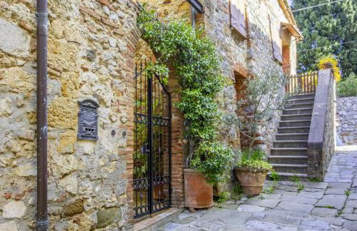 Apartment in the medieval village - Foto 1