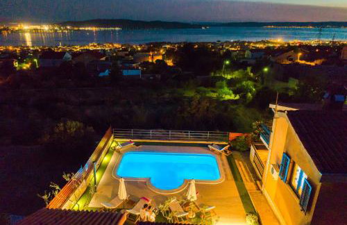 Holiday home Magic view with private heated pool - Photo 40