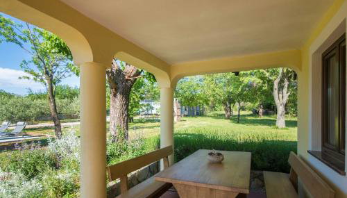 Villa Loreta, a beautiful and cozy villa minutes away from the sea - Foto 4, Garden, Garden view