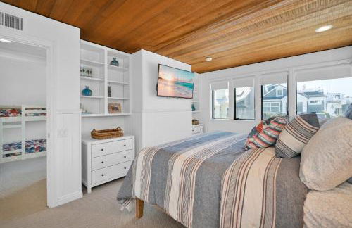 4 bedroom Home in Quiet Neighborhood near Beach - Photo 24