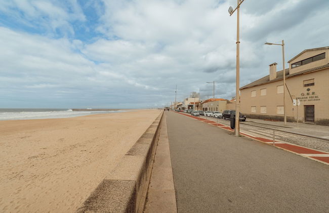 Espinho Seawalk AND Seaview by Vacationy - Foto 26