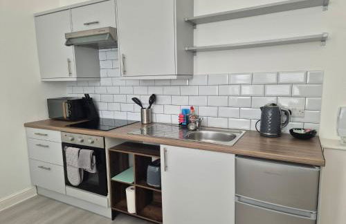 Modern Studio in Fratton, Portsmouth - Contractors Welcome #1 - Photo 1