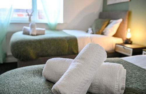 Cosy 4-Bed House l Garden l Free Parking l WiFi l Specious l Hosted by The Cosy Corner Nationwide - Foto 43