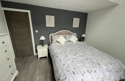 Whole house -Sleeps4-Parking-Garden-BikingHiking - Foto 15