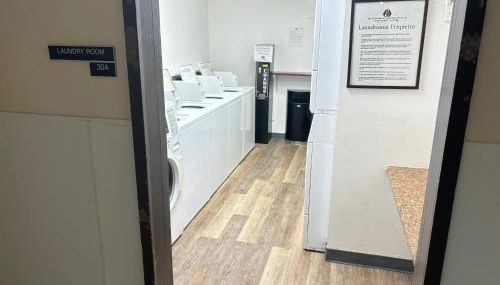 Downtown 2BR Huge Patio Free parking WiFi - Foto 4