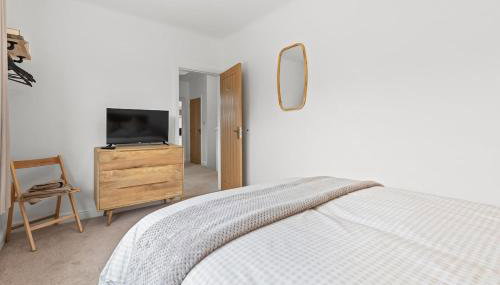 4 Bed Home sleeps 7 close to Cheshire Oaks Princes Rd - Foto 2