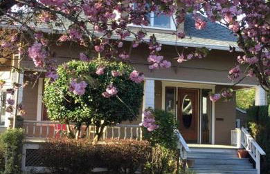 Southeast Portland Comfy & Eclectic Craftsman Home - Foto 3