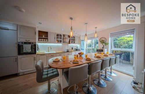 Modern 4 Bed 3 Bath House - 4 Groups with FREE Parking - Central London - Foto 2