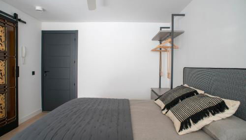 Apartaments Turístics Cardona IV - Photo 2, wardrobe