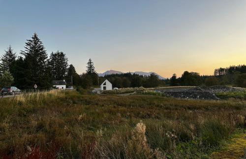 Eco-Friendly Highland Suite with Mountain Views - Photo 2