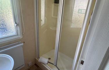 The Squirrel's Nest Stylish Modern Caravan Stay - Foto 23