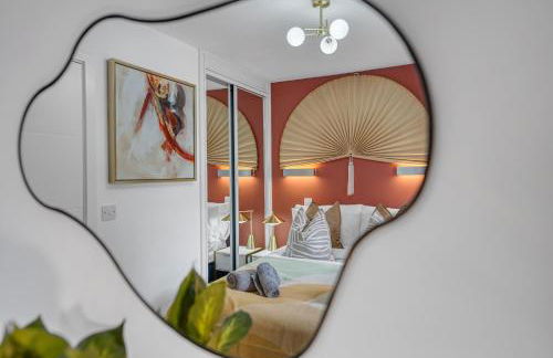 Ocean Village 1-Bedroom Luxurious, Stylish & Cosy Apartment, Central Location in Southampton, Sleeps 4 - by Blue Puffin Stays - Photo 17