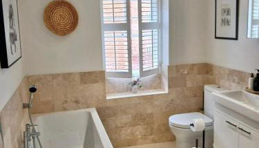 Cybil's Retreat - Renovated 2 bedroom house with enclosed garden - Foto 3