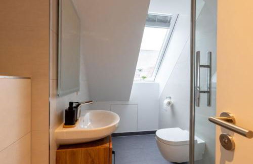 Modern Kudamm Luxury Home with 2 kitches - Foto 31