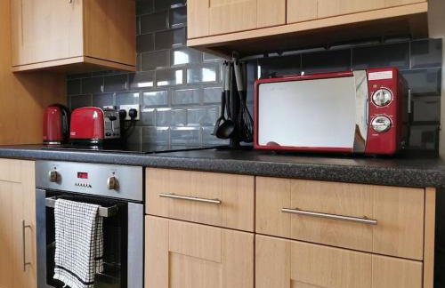 4 bedroom family home on Piccadilly line - Foto 4