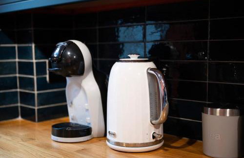 Charming 3BR Cottage Sleeps 8 - 15 Mins to Centre - Foto 39