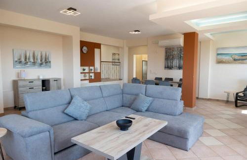 Aethra Villa - Foto 1