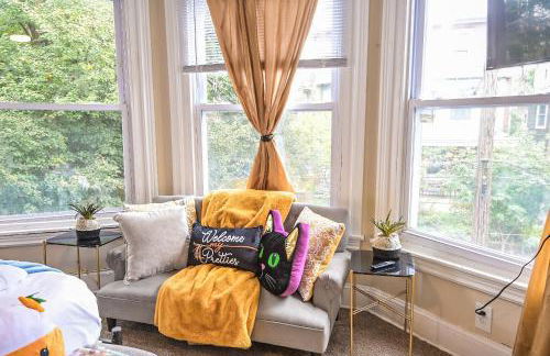 Chic 4BR Dwelling with Backyard in Philadelphia - Foto 25