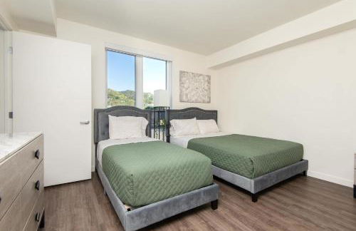 Snazzy 3BR Apt Hollywood with Pool & Spa - Foto 8