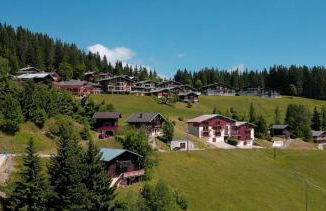 Demi Chalet Le LACHAT - Photo 1