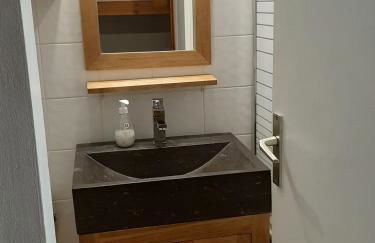 Grand Studio 25 m2, lumineux, central, vue Mont-Blanc - Photo 10