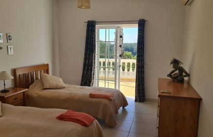 Stunning Villa with Pool & View near beach - Foto 45