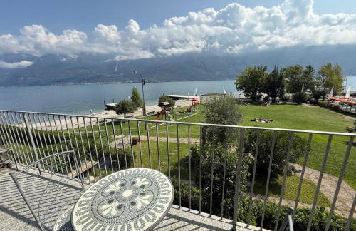 Campione Giulia Exclusive Lakefront apartment by Gardadomusmea - Foto 1